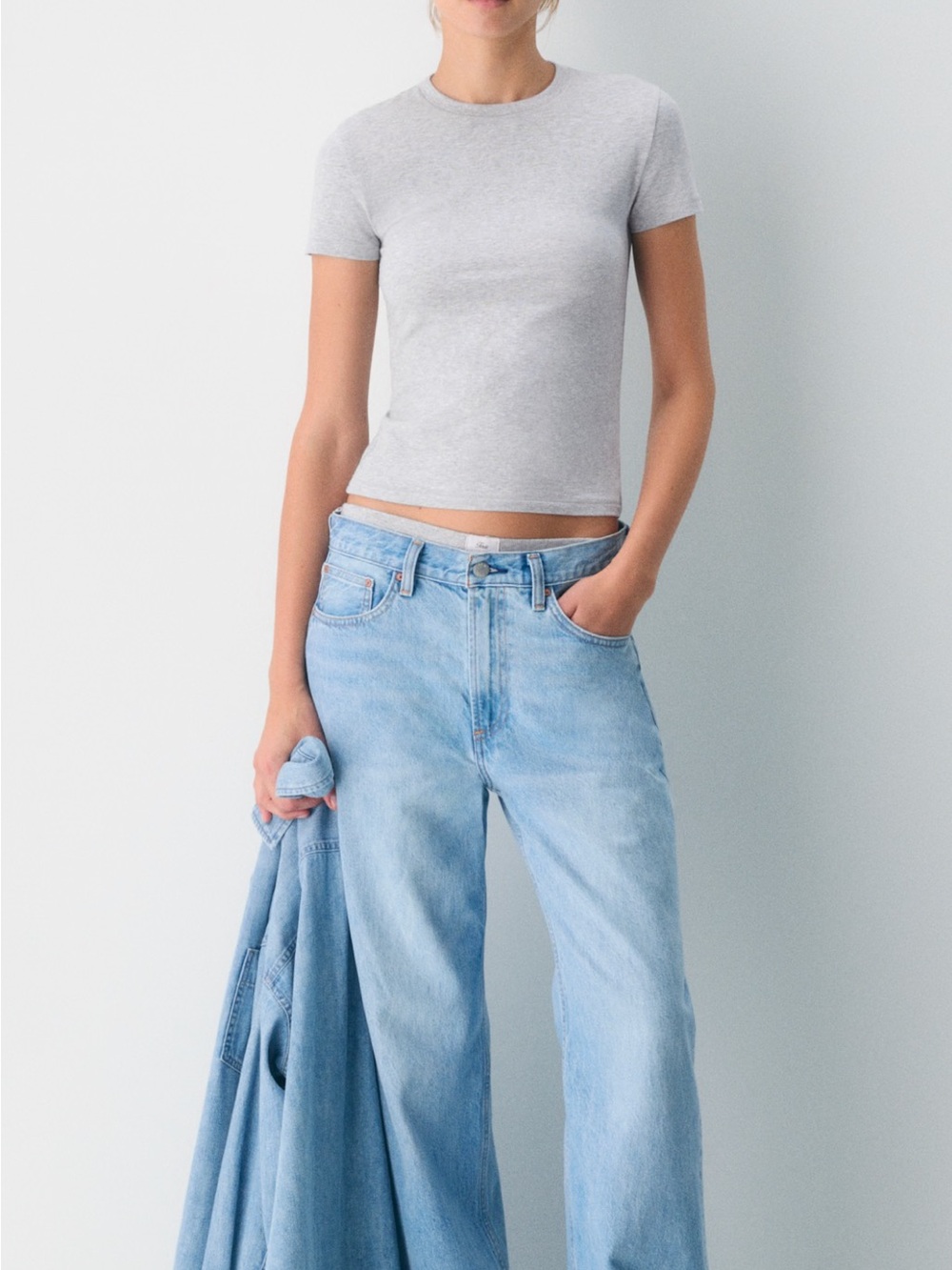 Aritzia tee - Picture 5 of 5